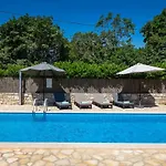 Casa Bastiani With Pool And Grill In * Buje