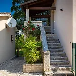 Casa Bastiani With Pool And Grill In Buje