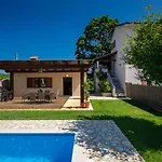 Casa Bastiani With Pool And Grill In * Buje
