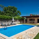 Casa Bastiani With Pool And Grill In * Buje