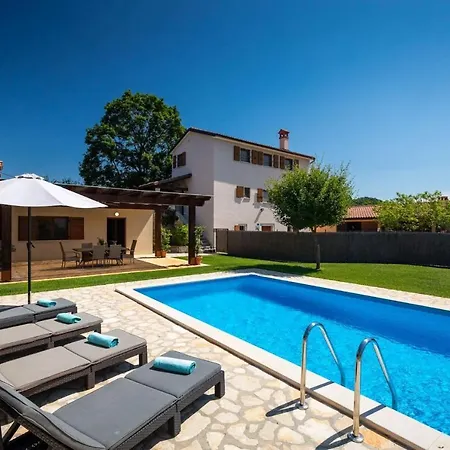Casa Bastiani With Pool And Grill In Villa *
