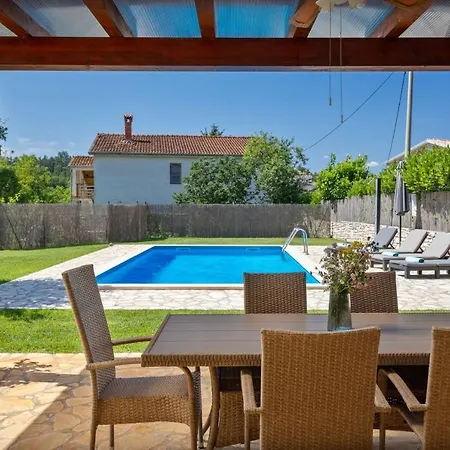 Casa Bastiani With Pool And Grill In Willa