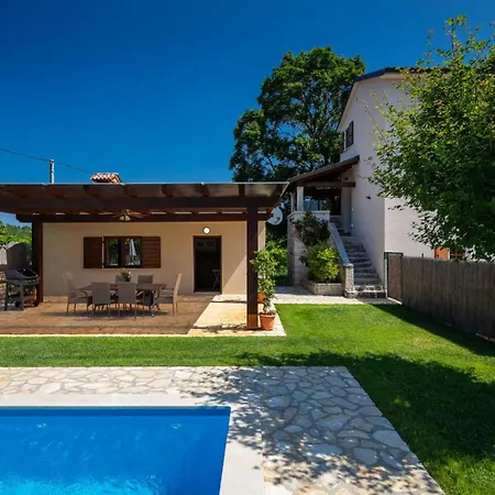 Casa Bastiani With Pool And Grill In * Buje
