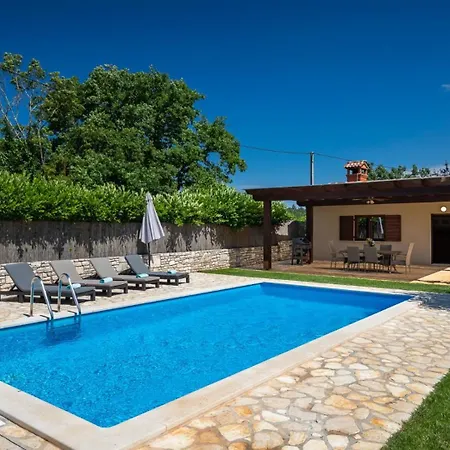 Casa Bastiani With Pool And Grill In * Buje