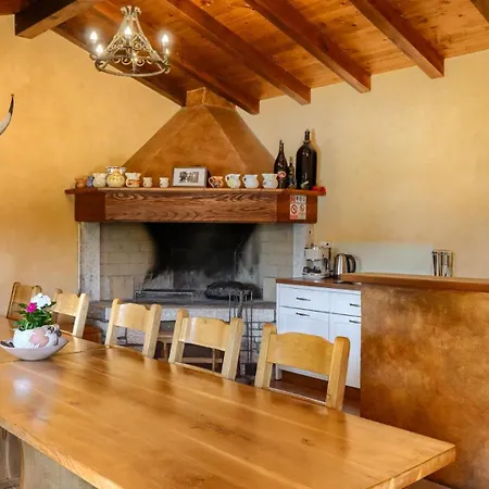 Willa Casa Bastiani With Pool And Grill In Buje