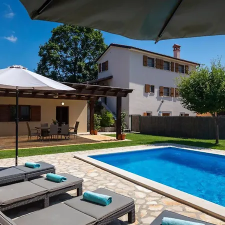 Villa Casa Bastiani With Pool And Grill In