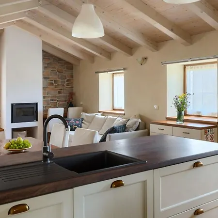 Casa Bastiani With Pool And Grill In Villa