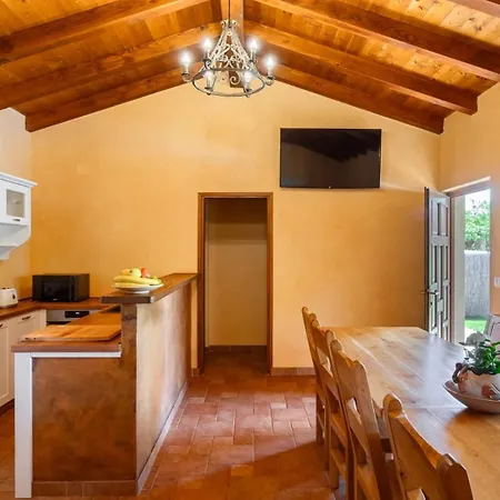Casa Bastiani With Pool And Grill In *