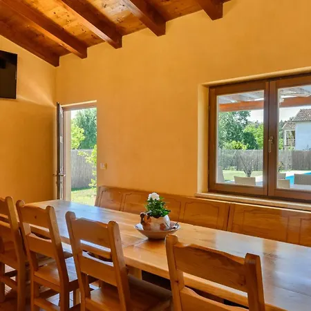 Casa Bastiani With Pool And Grill In * Buje