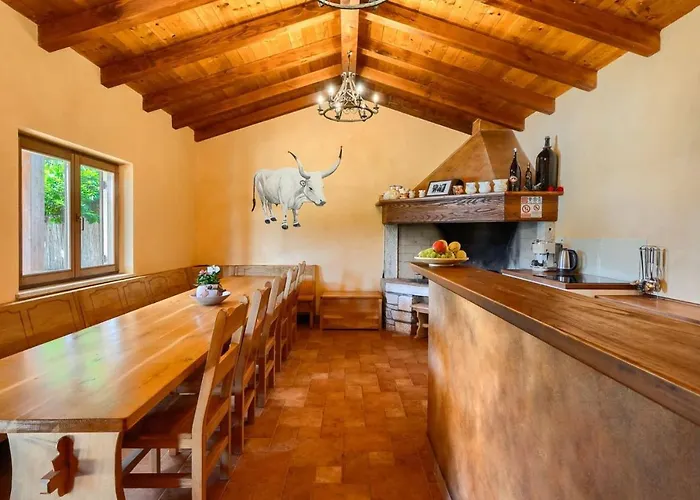 Casa Bastiani With Pool And Grill In Willa