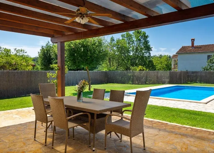 Willa Casa Bastiani With Pool And Grill In Buje
