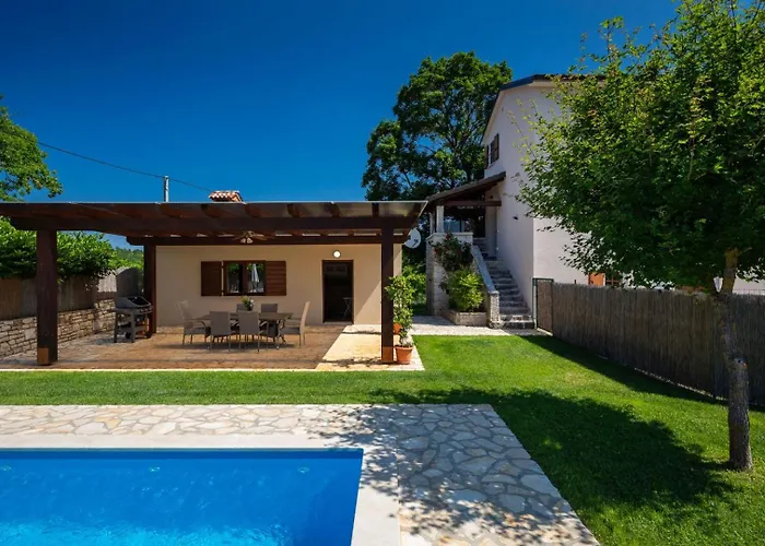 Casa Bastiani With Pool And Grill In * Buje
