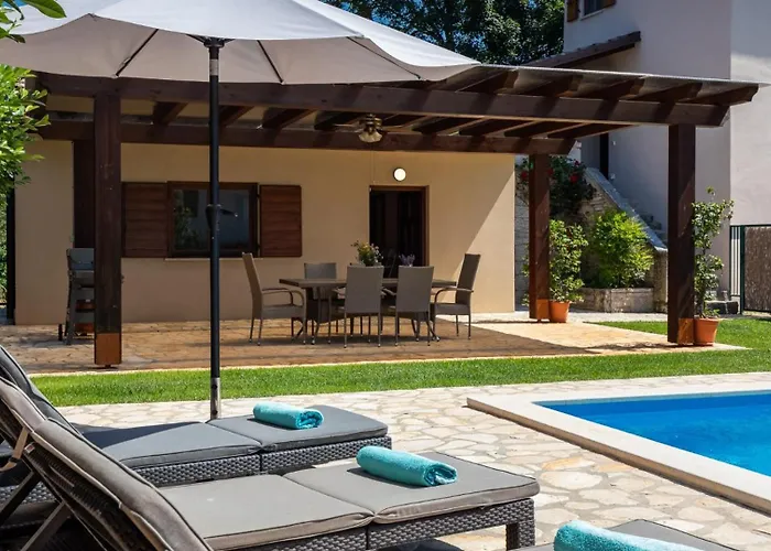 Casa Bastiani With Pool And Grill In Buje